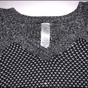 Ivivva girls’ cozy grey pullover